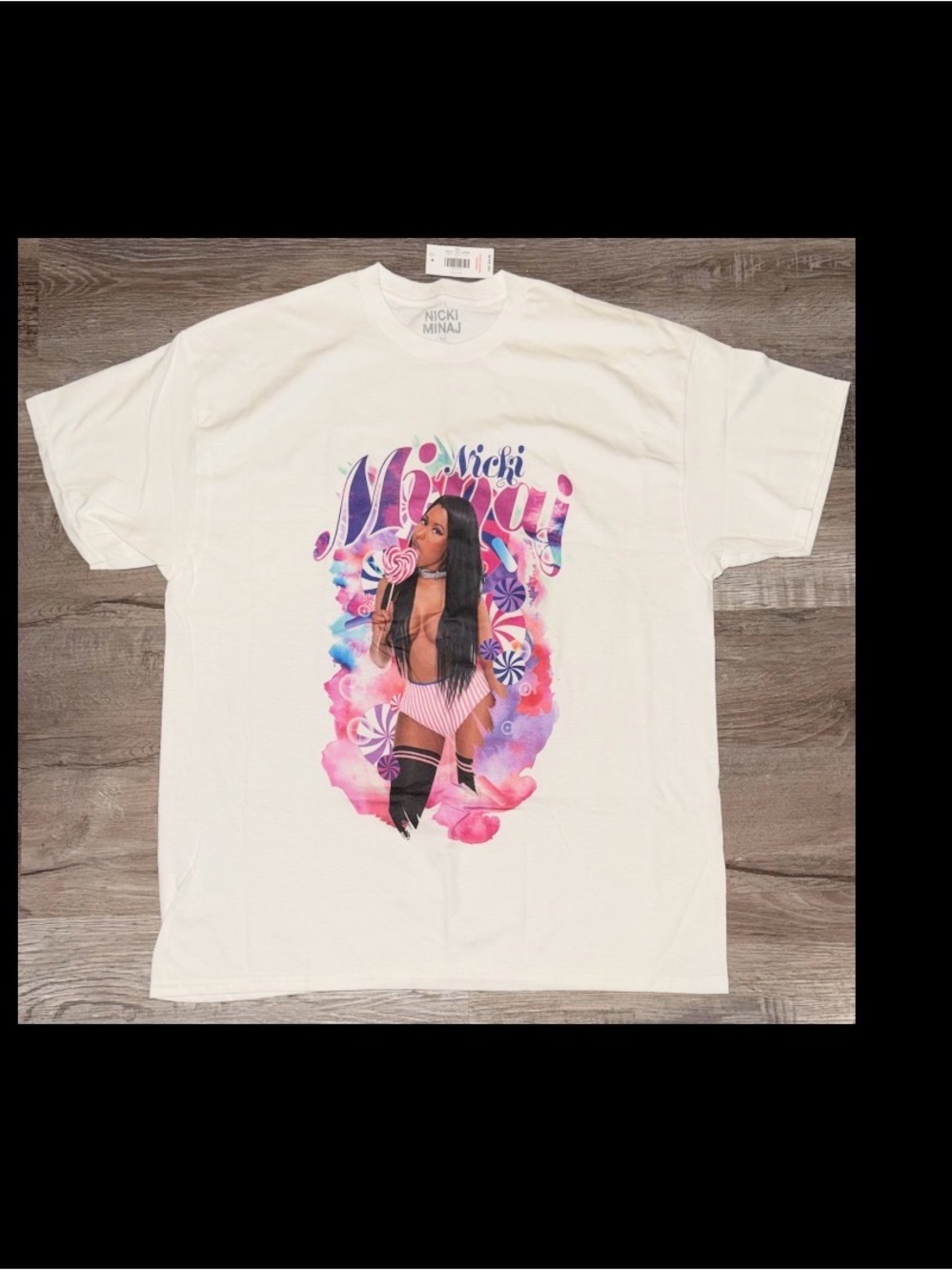 NWT Men's Nicki Minaj Shirt Size XL